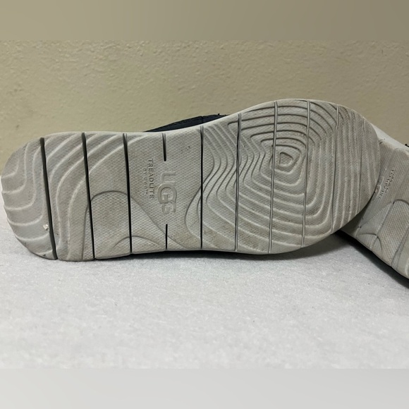 UGG Canoe Waterproof Chukka Boots 1105181K Leather Navy Blue Kids sz 2 - Picture 5 of 8